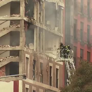 A powerful explosion occurred in an apartment building in the center of Madrid.