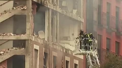 A powerful explosion occurred in an apartment building in the center of Madrid.