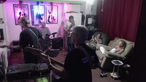 Ben covers Green River at Secret Garden Studios Live Jam