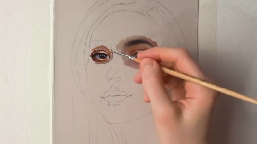 Outline The Shape Of The Left Eye
