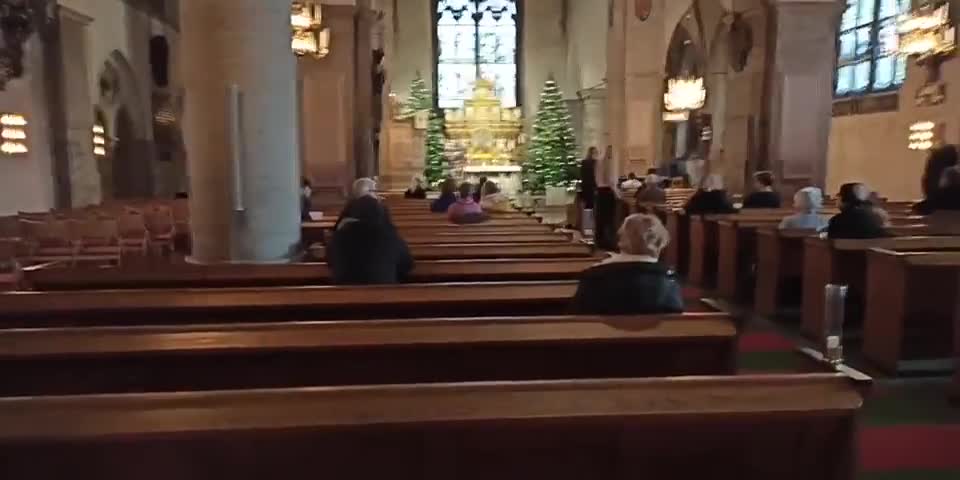 Kräver Svenska kyrkan vaccinpass från idag?