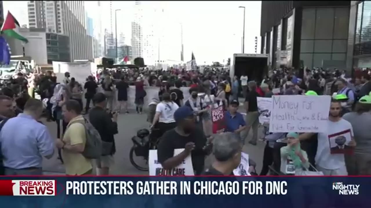 Protesters start arriving in Chicago ahead of the Democratic National Convention