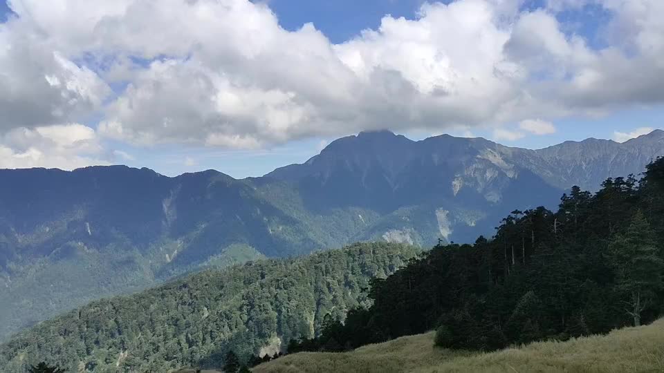 The beautiful scenery of Hehuan Mountain in Taiwan. 🦥