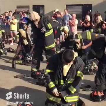 Donning Fireman Gear Under 60 Seconds 👩‍🚒👨‍🚒 🚒👏👍