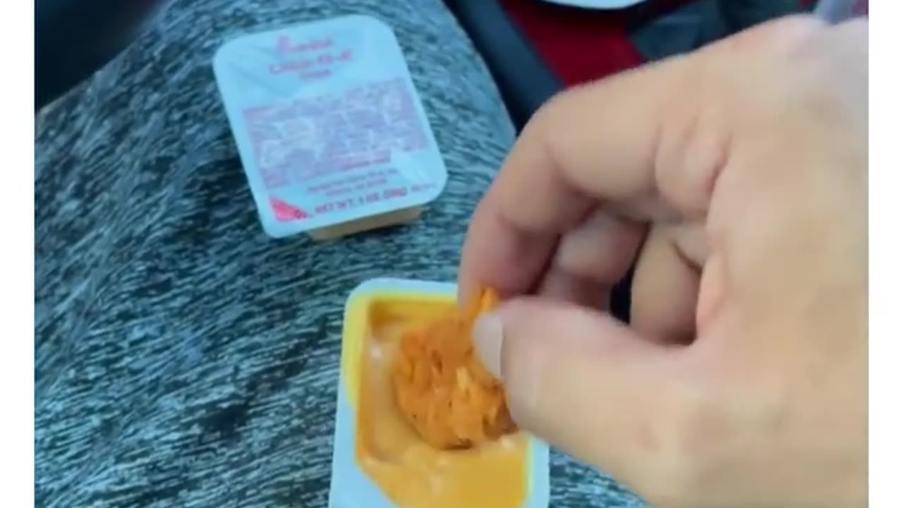 Personally, I wouldn’t let that slide... nuggies on chick fil a sauce .NOO 🍗🌶️😫