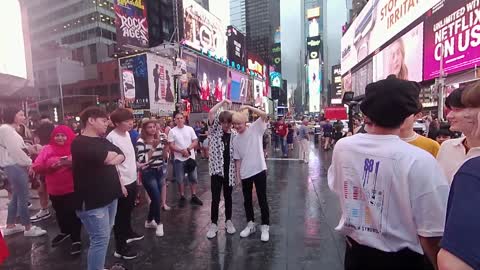 SUPER FUNN VIDEO IN TIMES SQ