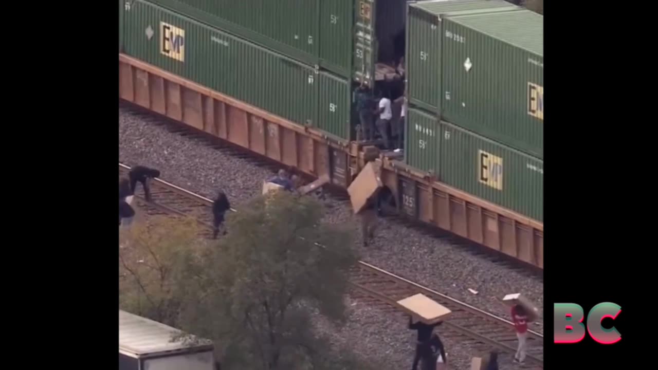 Thieves loot freight train on West Side, Chicago police say; at least 6 arrested