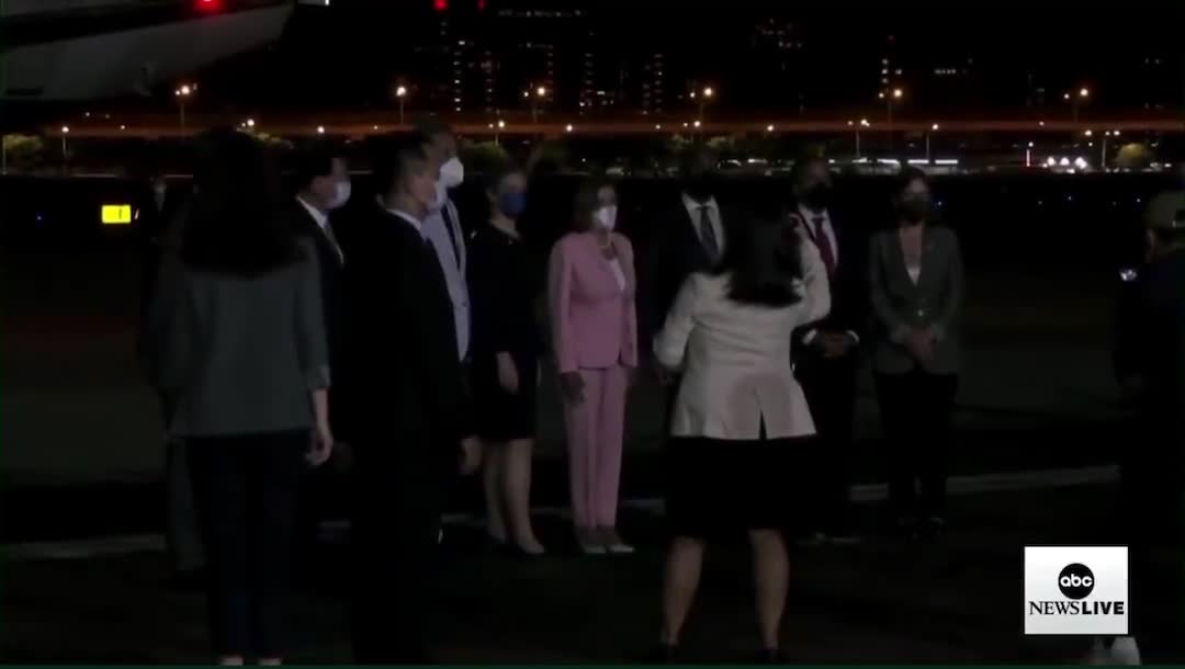 BREAKING: Pelosi has arrived in #Taiwan despite China's stark warnings