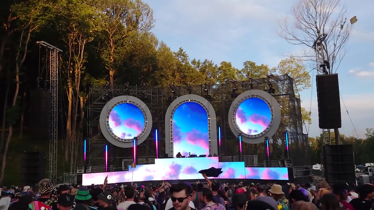 A Brief Clip of Daily Bread, the Cloud Conductor, From Secret Dreams 2024