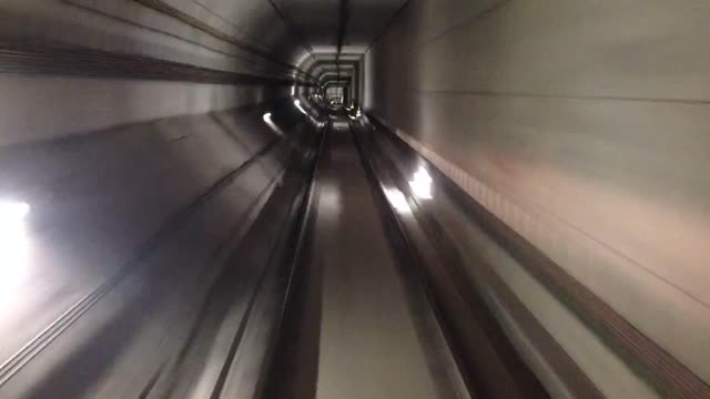 Tunnel Track with Speed