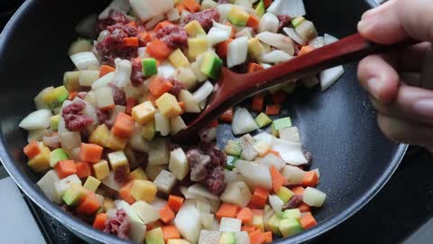 Fry various vegetables