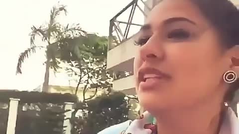 Simone e simaria falando a conversa agora é tabaco cheiroso