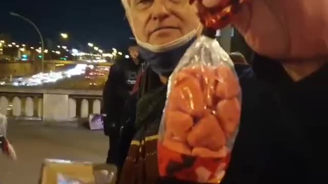Verbalisés pour port du drapeau français et du chocolat !
