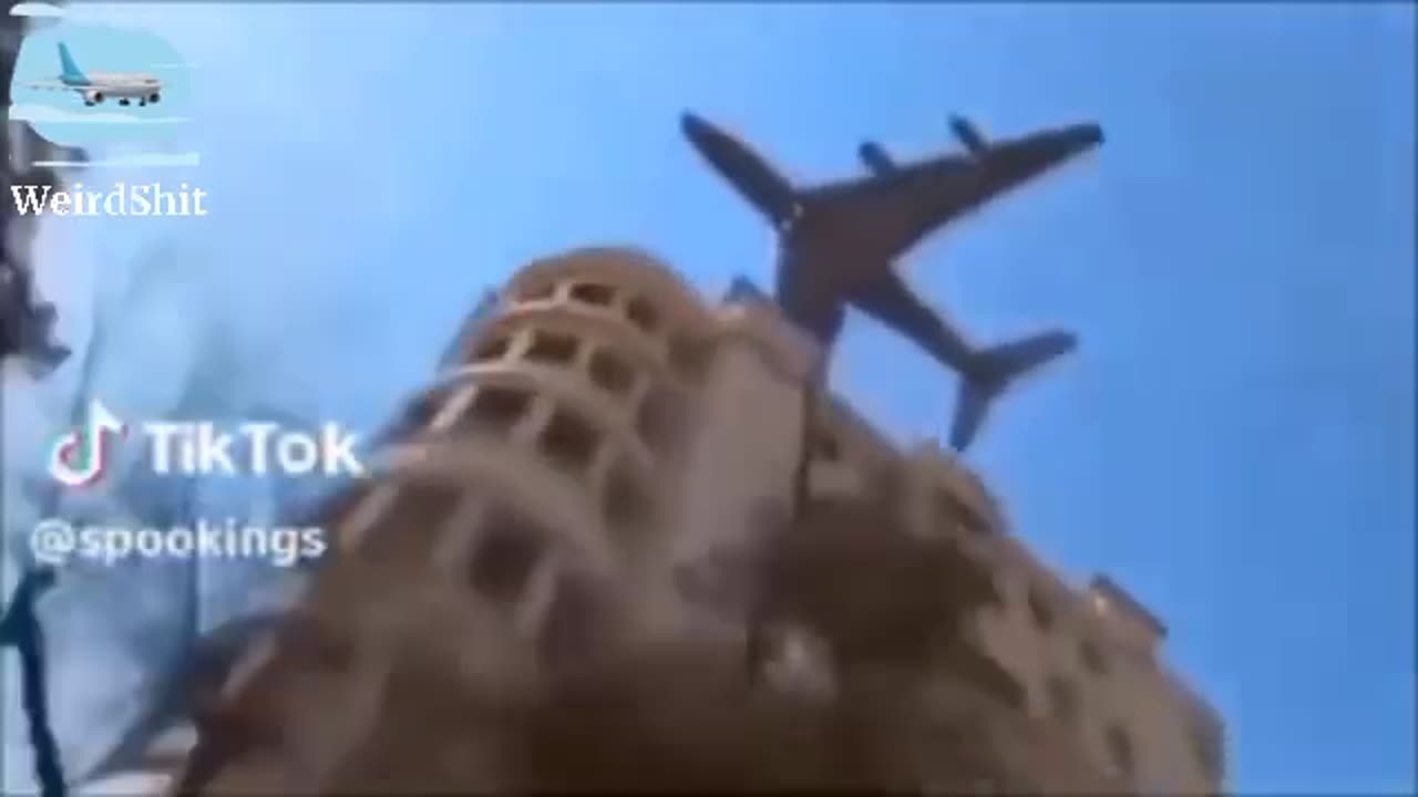 AIRPLANES SUSPENDED in the SKY! A GLITCH IN THE MATTEX?