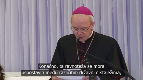 Athanasius Schneider: To put Christ again at the center of faith and liturgy