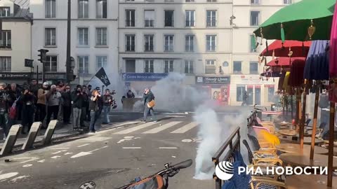 Clashes with the police in Paris