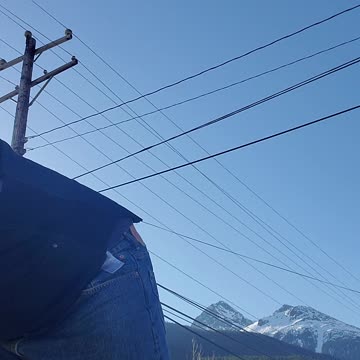 Splitting wood like a baus