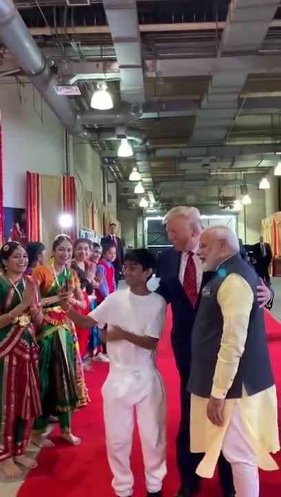 trump with modi