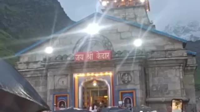 Shri KEDARNATH MHADEV in between the Mountains of uttarakhand #heaven #india