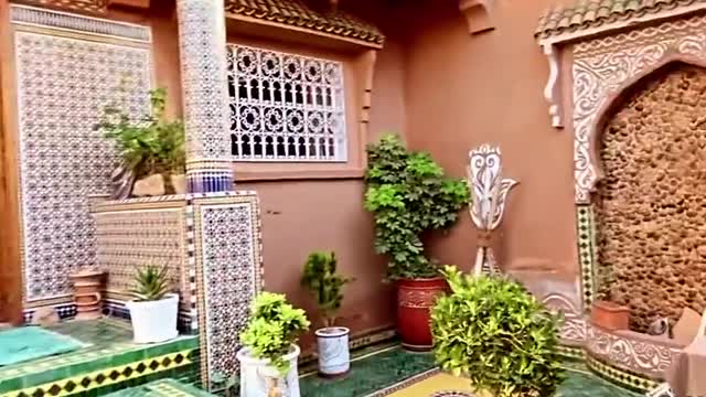 A so so lovely house in the world , look at this amazing architecture woooow it's wonderful