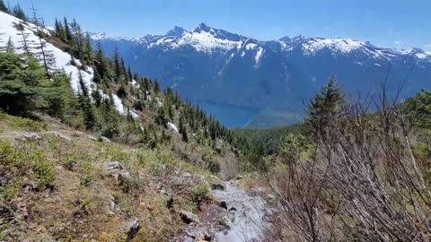 Hiking the Flora Lake trail | Chilliwack Lake