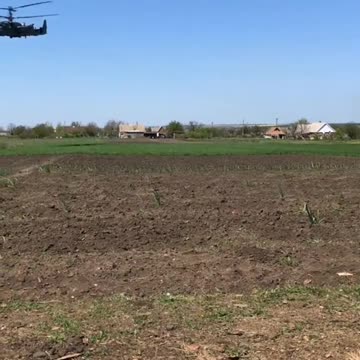Mi-8 escorted by two Ka-52s of the Russian Aerospace Forces in the Zaporozhye region.