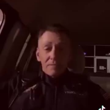 USA policajný dôstojník - nikdy to neskončí je čas sa im postaviť všetci bez rozdielu ✌️