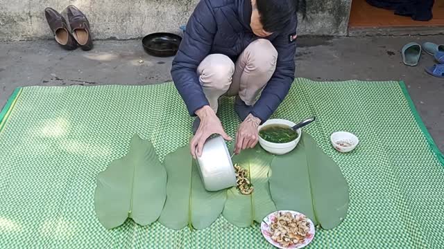 the brothers tray of the New Year's Day ( cỗ tết âm lịch)