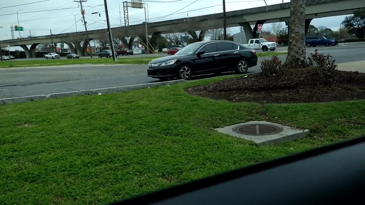 Gretna Louisiana Drive Feb 2024