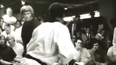 Joe Lewis Point Fighting