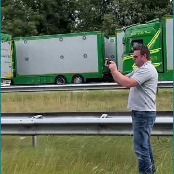 K Holandským farmářům se přidávají řidiči kamionů