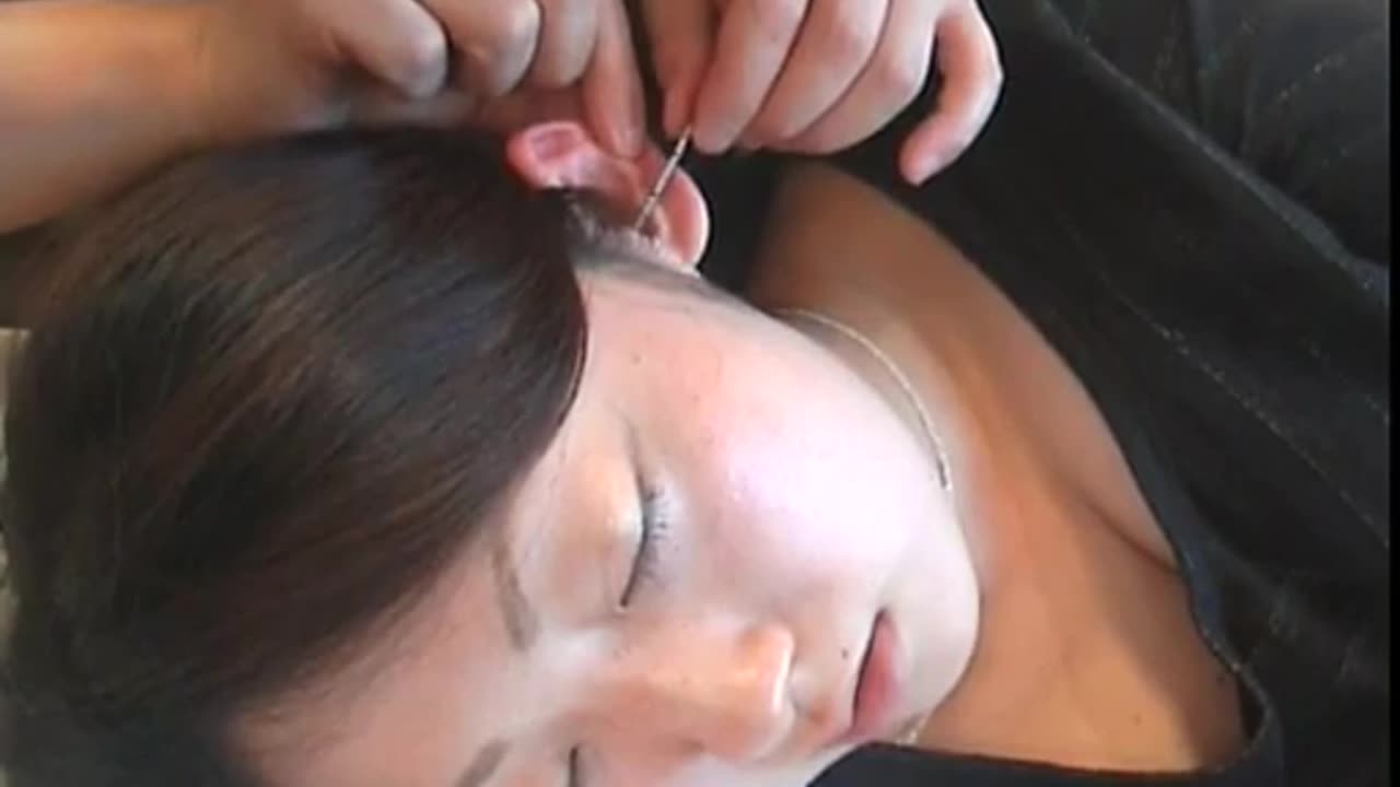 耳かきされる女 その５