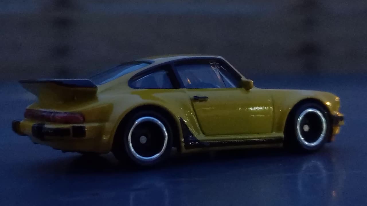 Unboxing and release - Hotwheels Boulevard 1970 Porsche 911 Turbo (930)