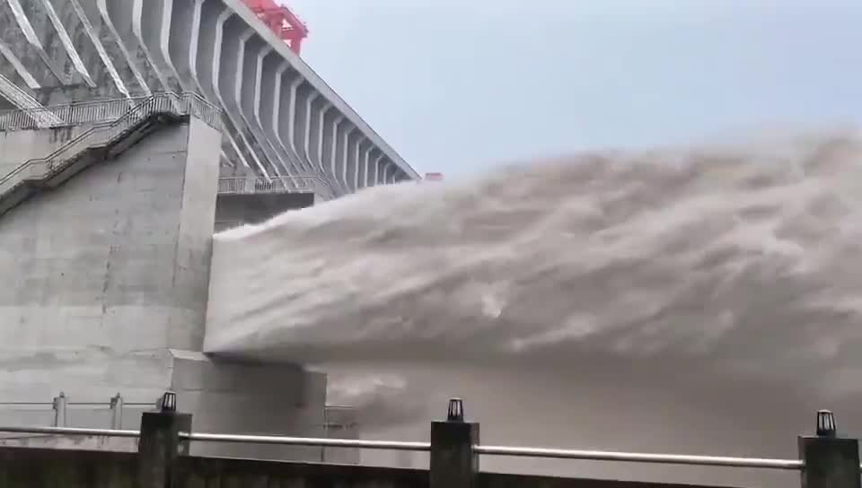 Three Gorges Dam sees largest flood peak since construction of the reservoir