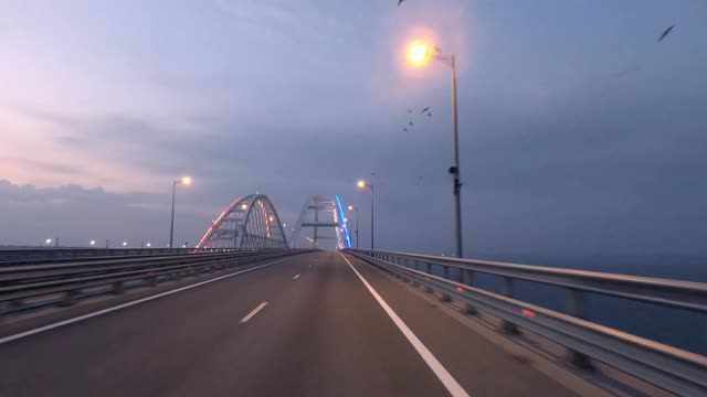 Drive on Crimean Bridge on the Strait of Kerch RUSSIA GUIDANDO SULLE STRADE DEL PONTE DELLA CRIMEA IN RUSSIA SULLO STRETTO DI KERCH DOCUMENTARIO