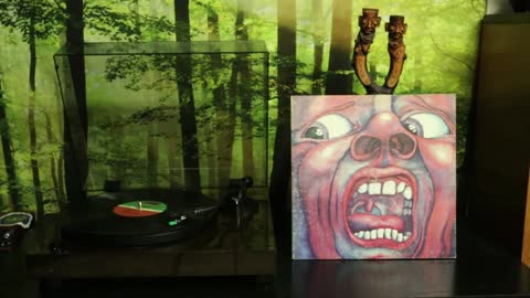 King Crimson - In The Court of The Crimson King (1969) - Full Album Vinyl rip