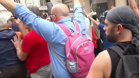 Protest Update in Milan, Italy || Foreign News
