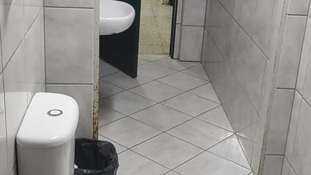 Procurando um lugar para durmir😏