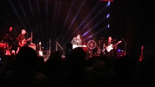 Vörös István és zenekara ¬ Tiéd a világ