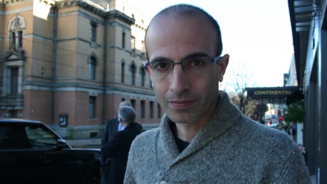 Yuval Noah Harari | "I Think Brave New World Is the BEST Science Fiction Book of the 21st Century."