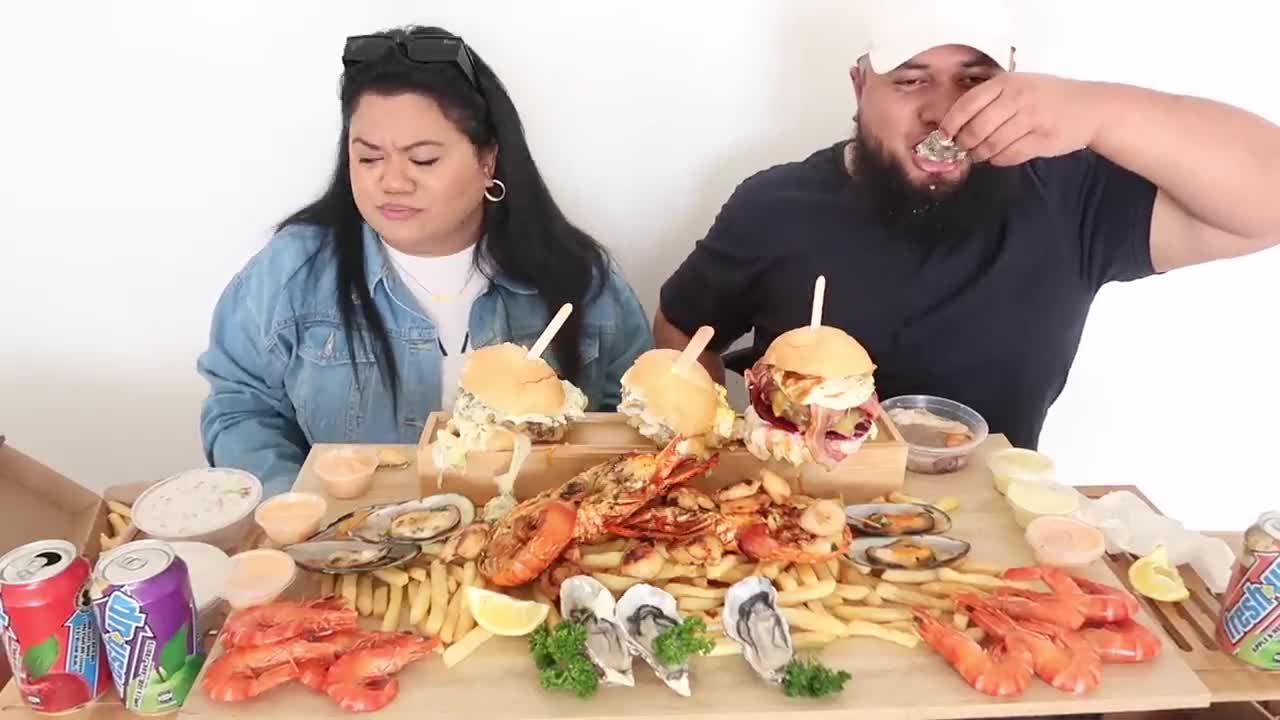 couple mukbang