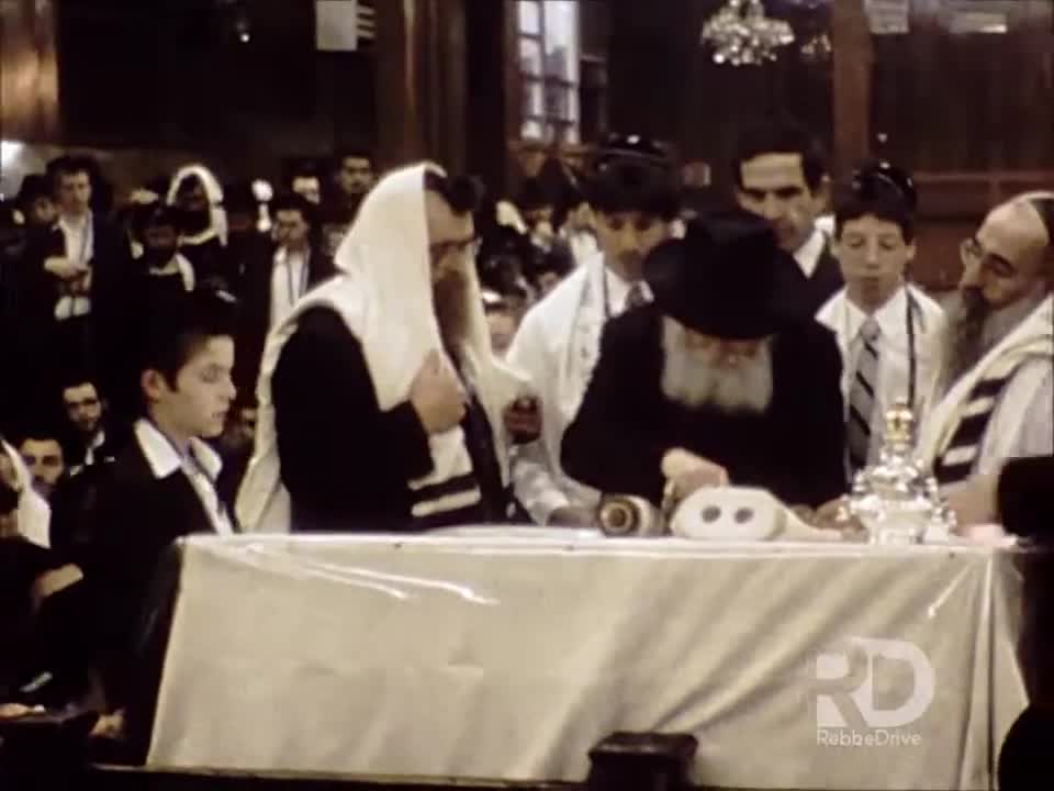 9. Ches Tishrei 5746 - Krias Hatorah (freidin) = ח' תשרי תשמ"ו