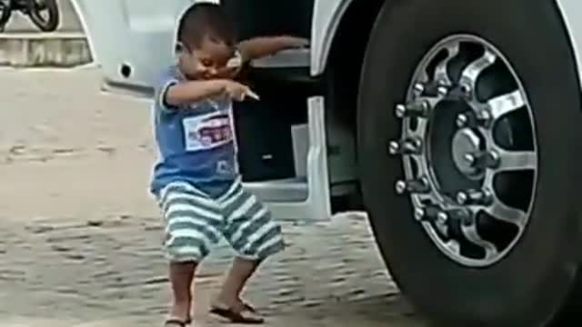 Brazilian child dancing funny