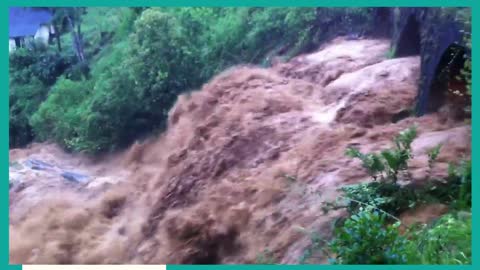 Waterfall in Nawalapitiya Sri lanka - Danger in rainy days (Beasty face of Kadiyanlena waterfall)