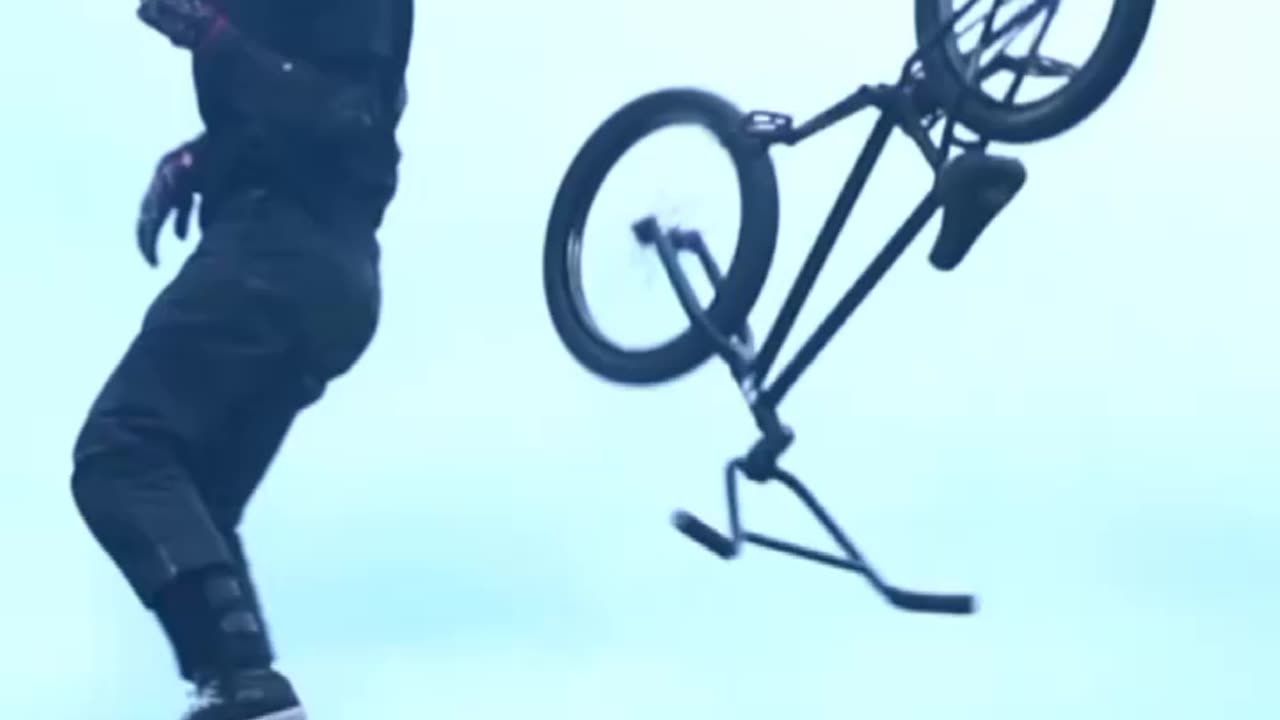 dude does insane trick on bmx