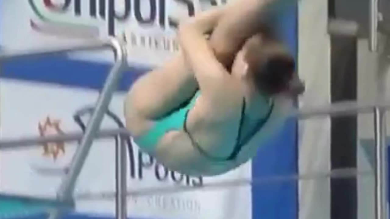 Kaja Skrzek Women's Beautiful Diving