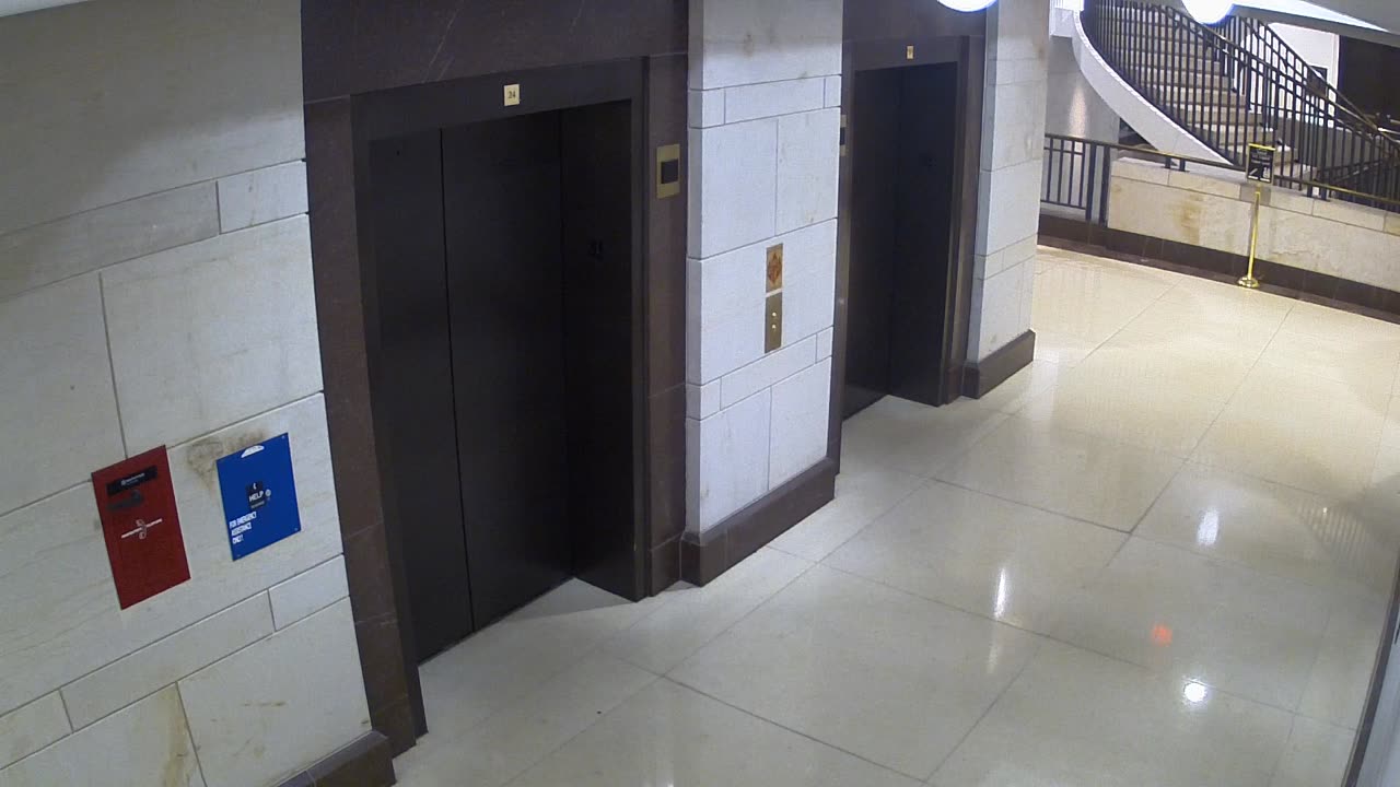 7050CVCLLElevator24-25Lobby_2021-01-06_21h12min24s867ms.mp4