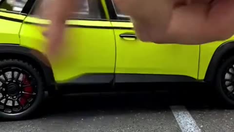 Get the miniature of BMW the XM?
