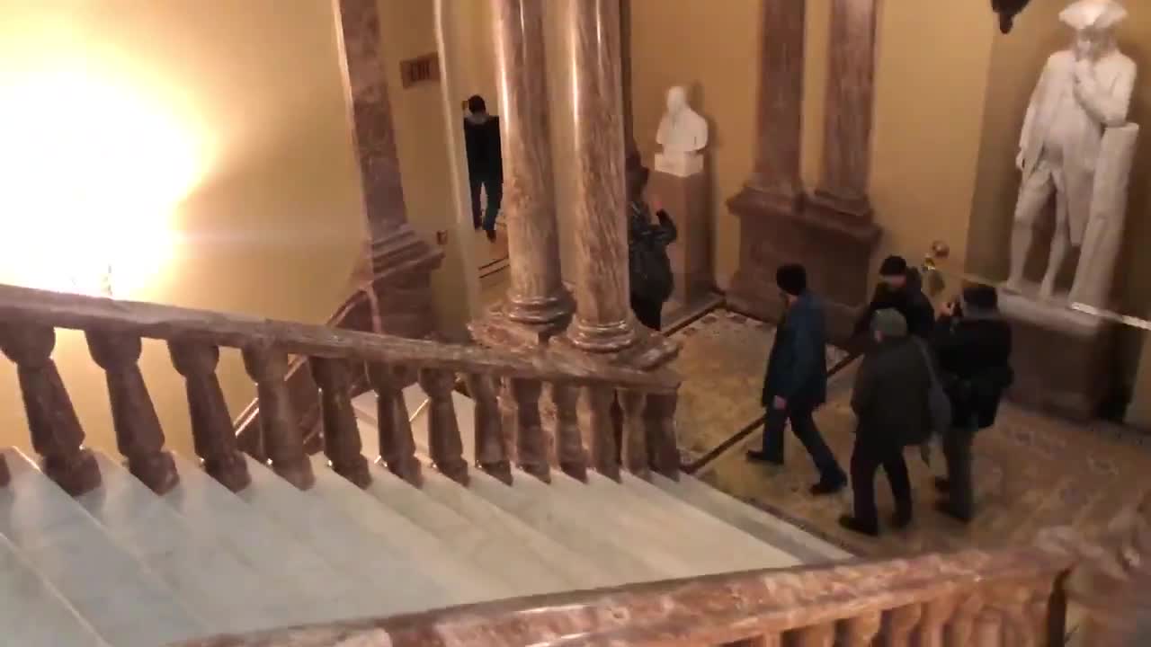 wilde Horden erstürmen Capitol