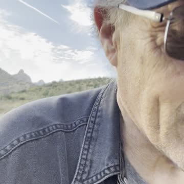 Some guy didn’t like what I said, so HE INSULTED MY TEETH.